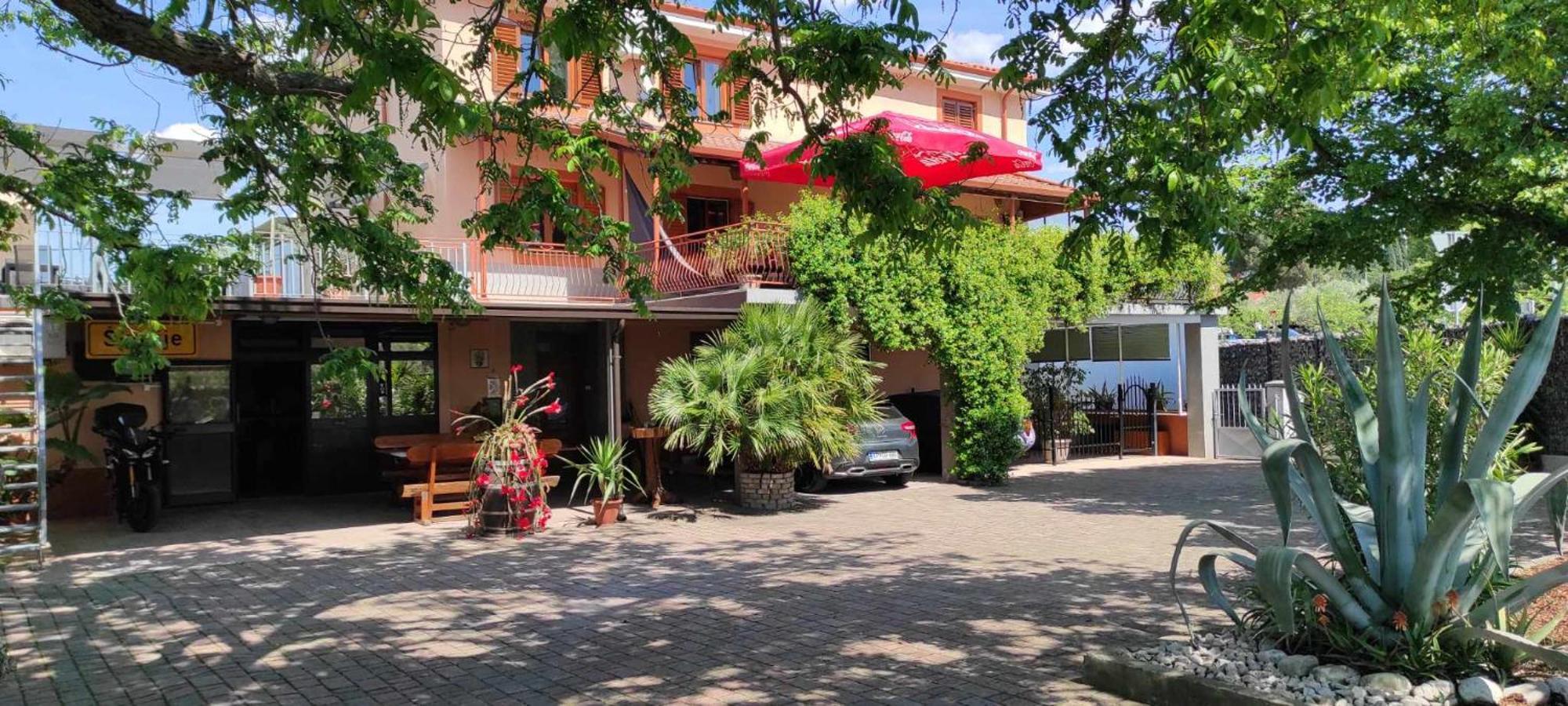 Guesthouse Skofije Ob Parenzani Spodnje Skofije Екстериор снимка